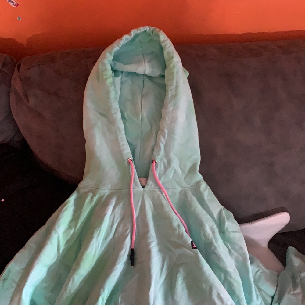 New - Picture 3 of 4